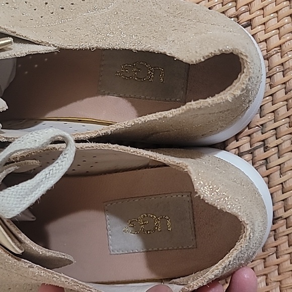 🌼 UGG TYE STARDUST GOLD METALLIC LACE UP SNEAKERS - Picture 9 of 12